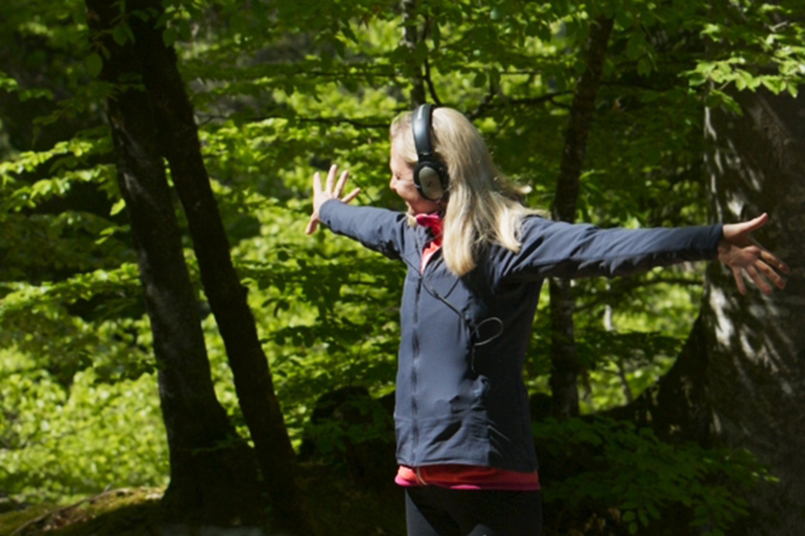Ecosomatic Movement Practices in the forests of Safiental, May 2024, Photo taken by Niklas Kammel