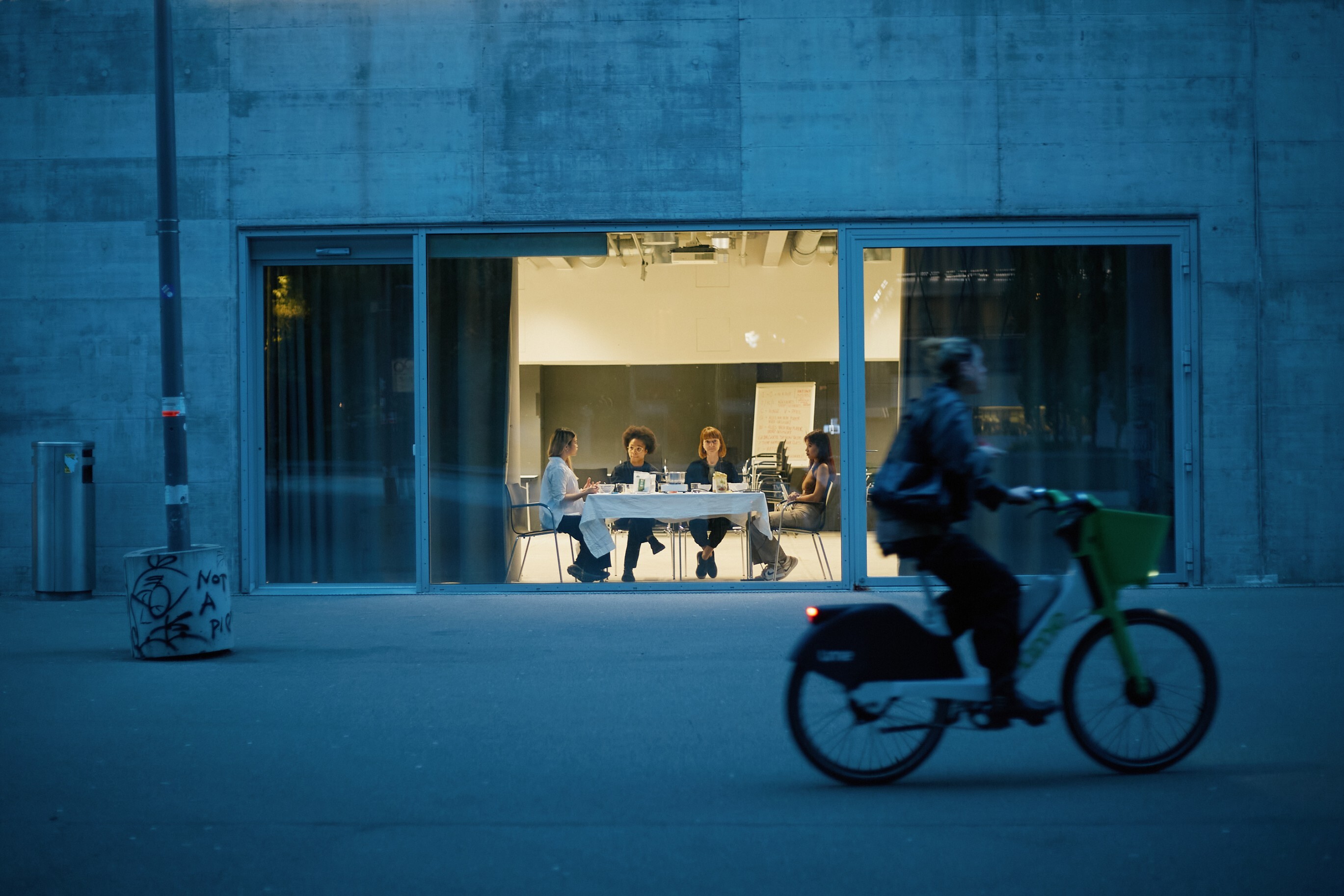 Having a rich conversation related to migration and identity , Zurich, May 2024, Photo taken by Helena Börjesson