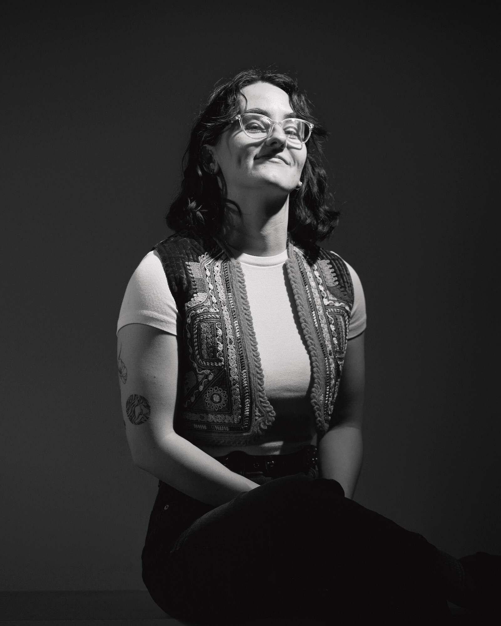 Mes Fijeve (Between Threads)