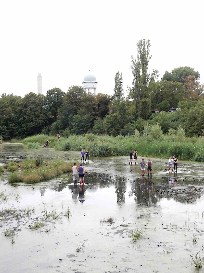 Floating University - water rituals - Katherine Ball and Naama Ityel - photo credit Roman Kareer