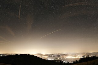 Light pollution extends far into the atmosphere, seen from a mountain - © ZHdK - Loïc Hommel