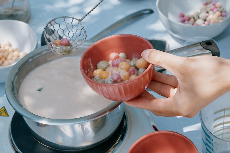 How Thai dessert, Bua Loy, turns out and ready to eat together, Zurich, May 2024, Photo taken by Helena Börjesson