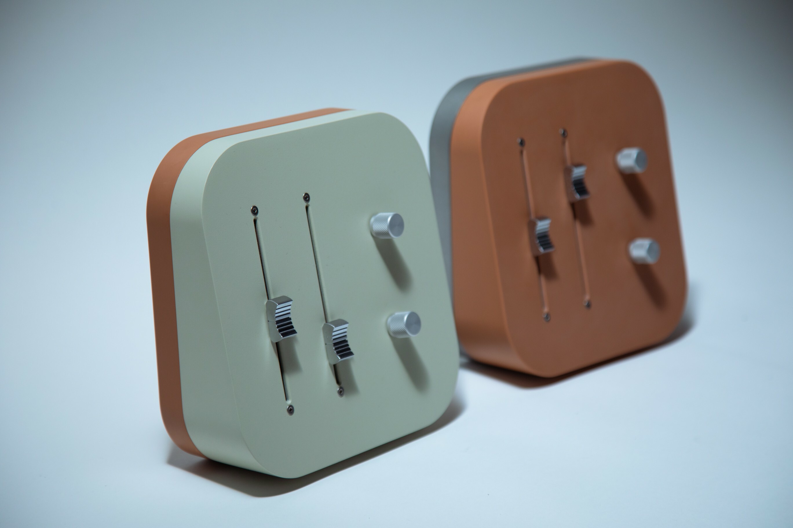 Upsidedown Mint and Clay Waviic